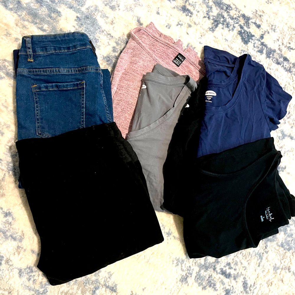 Maternity bundle dress, jeans, black pants, long sleeve, 3 tees